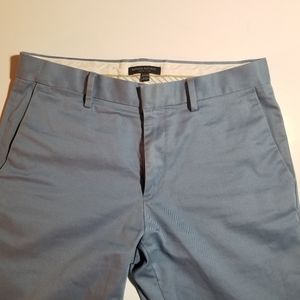 Banana Republic Aiden Chino pants. Light Blue